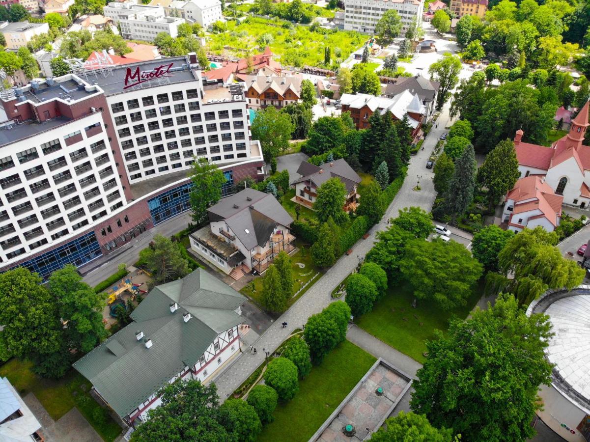 Hotel Sani Truskaveț Exterior foto